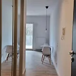 Z Duzym Tarasem W Super Lokalizacji W Lodzi W Poblizu Dworca Kolejowego *