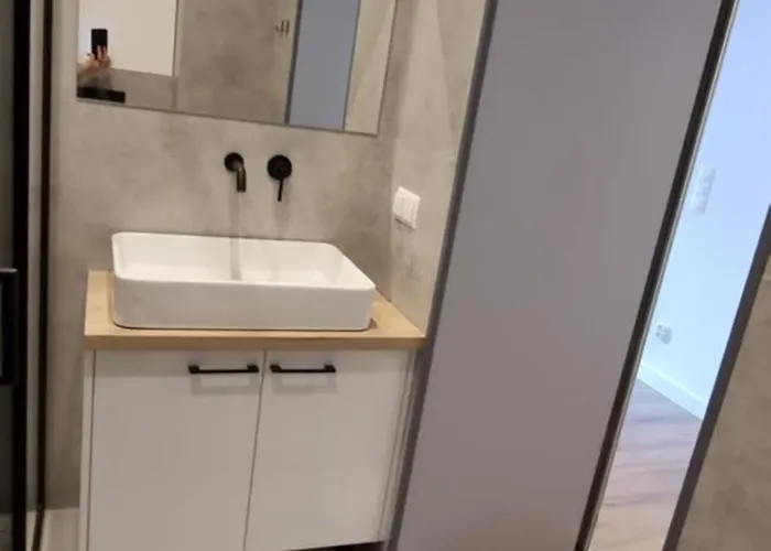 Z Duzym Tarasem W Super Lokalizacji W Lodzi W Poblizu Dworca Kolejowego